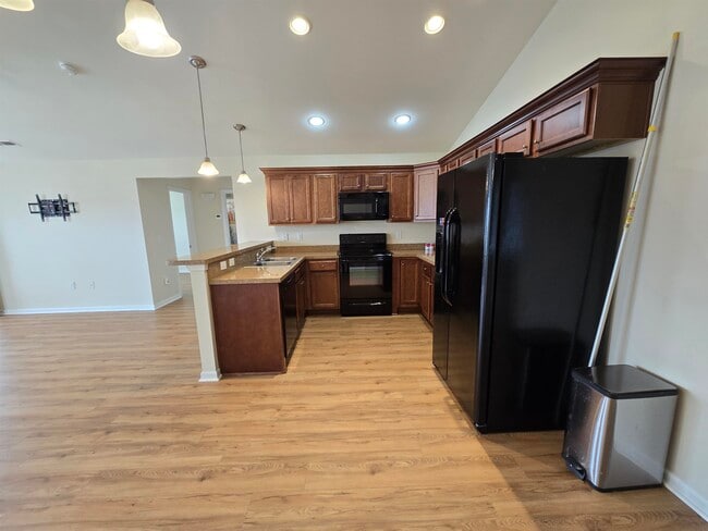 Foto del edificio - 1328 Valor Rd