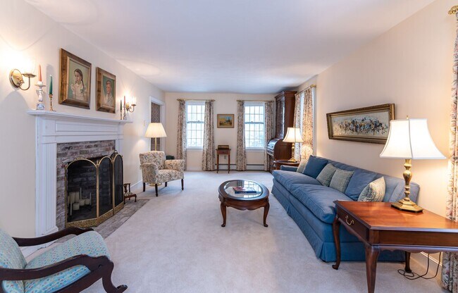 Living Room - 26 Howe Ln