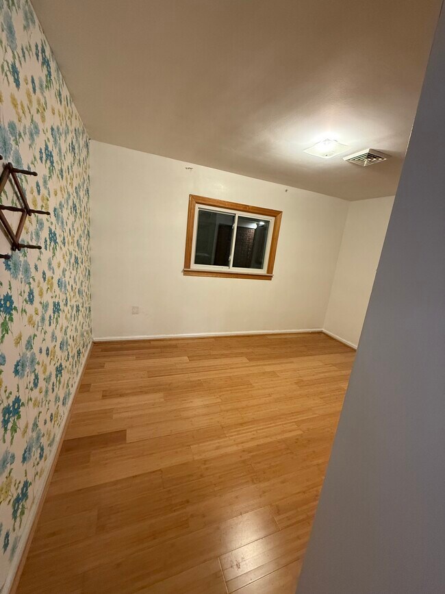 Foto del edificio - 5654 Burger St