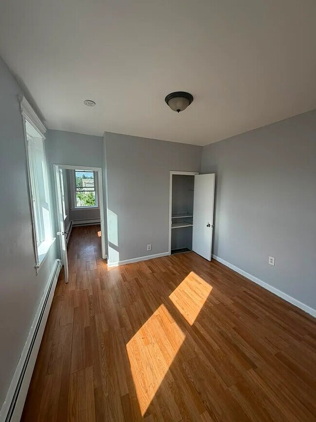 Building Photo - 300 Watchung Ave