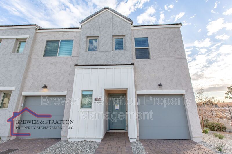 Foto principal - 2249 W Griswold Rd