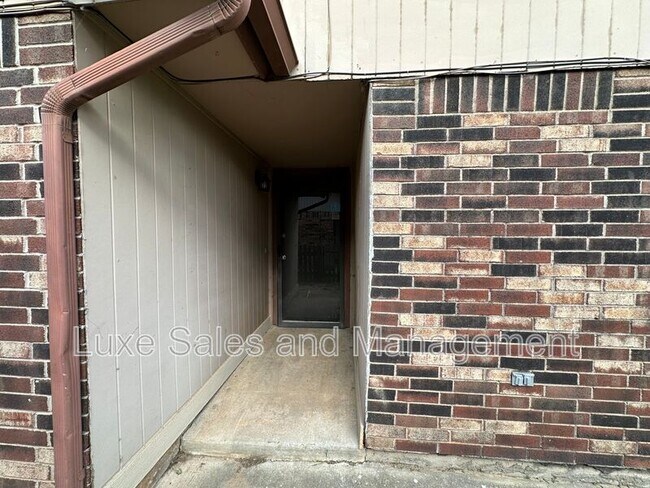 Foto del edificio - 520 Peppertree Ln