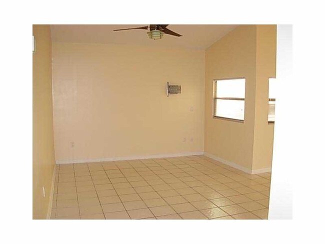 Building Photo - 15021 E Waterford Dr