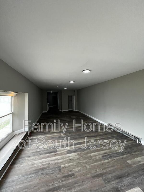 Building Photo - 242 N Broadway