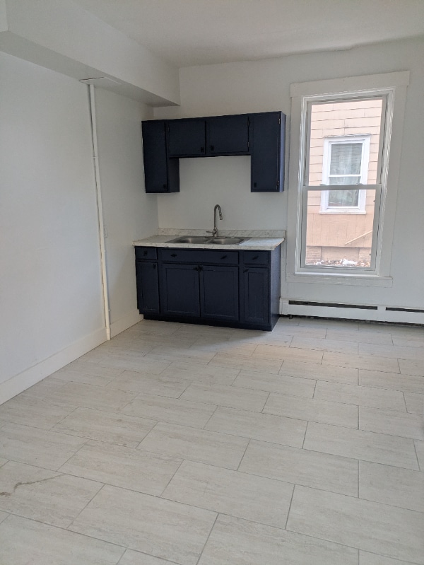 Building Photo - 148 Bartlett St