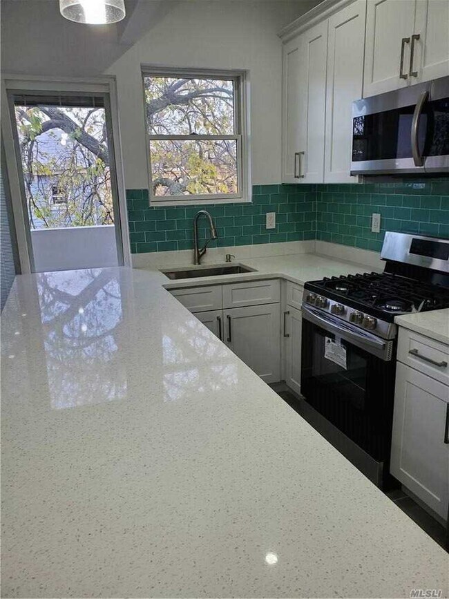 Foto del edificio - 3043 Fulton St