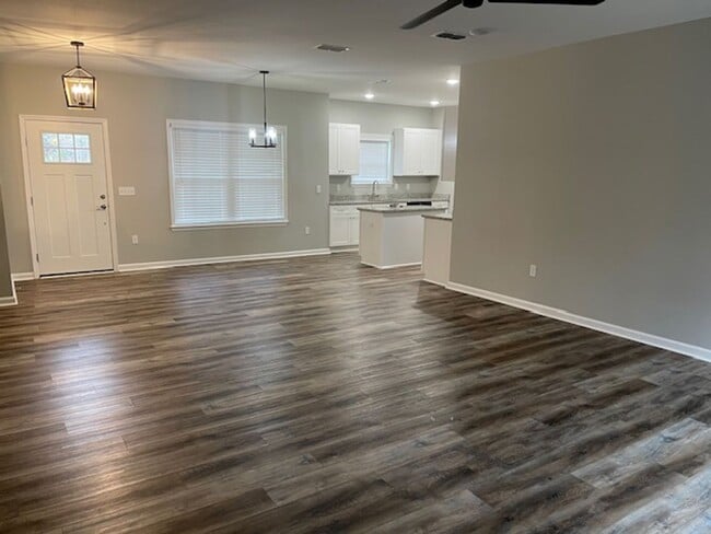 Building Photo - KILLEARN LAKES HOME