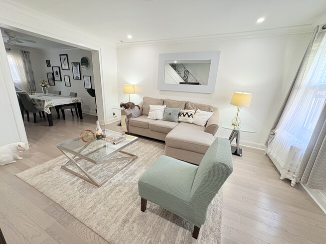 Photo - 423 Naomi St Townhome