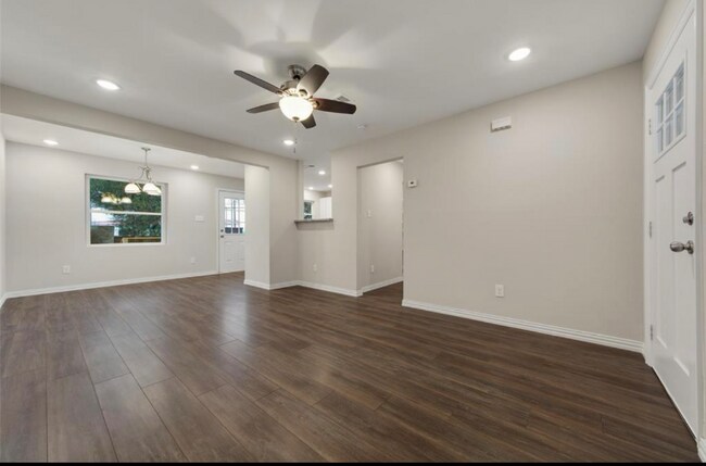 Building Photo - 2810 Tealford Dr