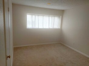 Building Photo - 21 April Hill