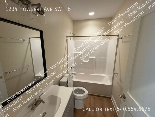 Building Photo - 1234 Howbert Ave SW