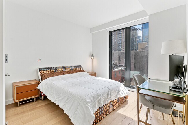 Foto del edificio - 500 W 45th St