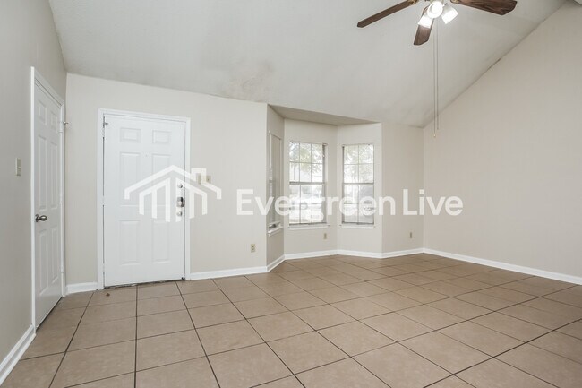 Building Photo - 5841 Hickory Cmns