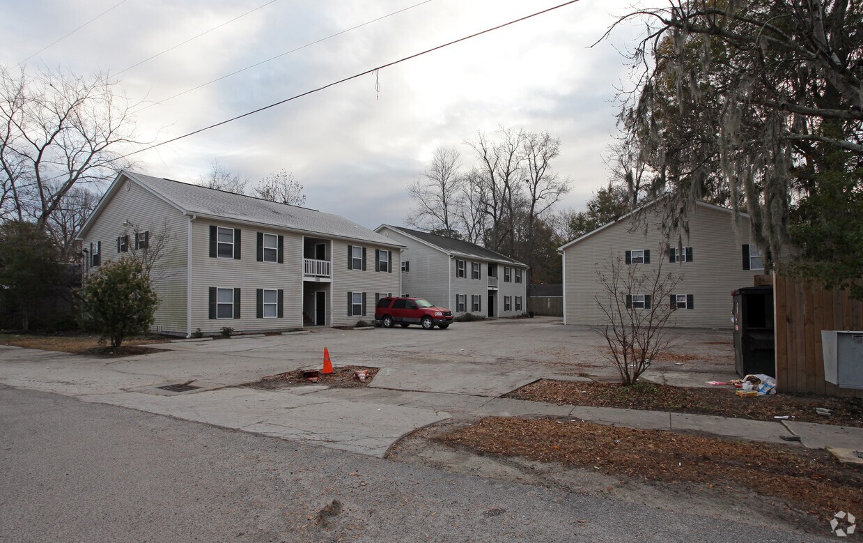 Building Photo - 2265 Rebecca St