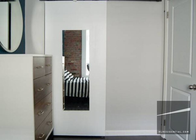 Building Photo - 407 Keap St