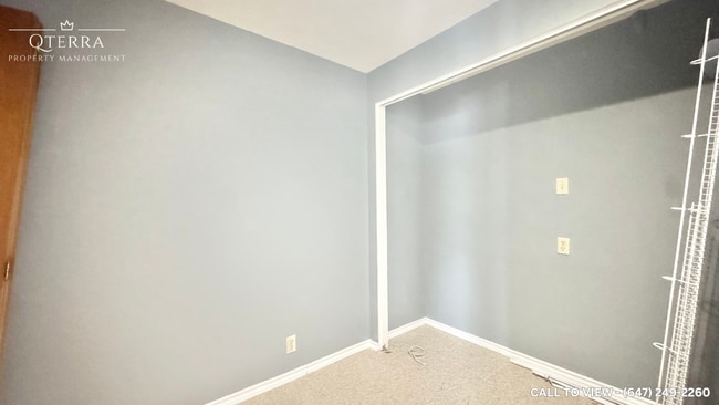 Building Photo - 233 Benesfort Cres