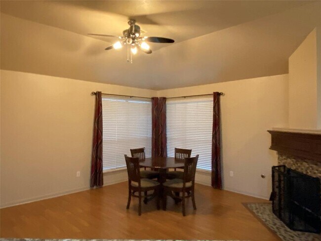 Building Photo - 8723 Cedar Trace Dr