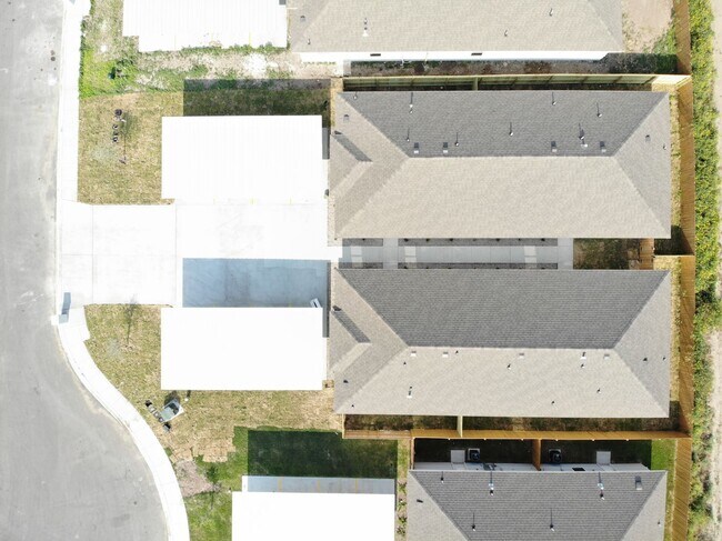 Foto del edificio - 1812 Redbud Ln