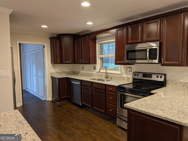 Building Photo - 3036 Hudson Ct