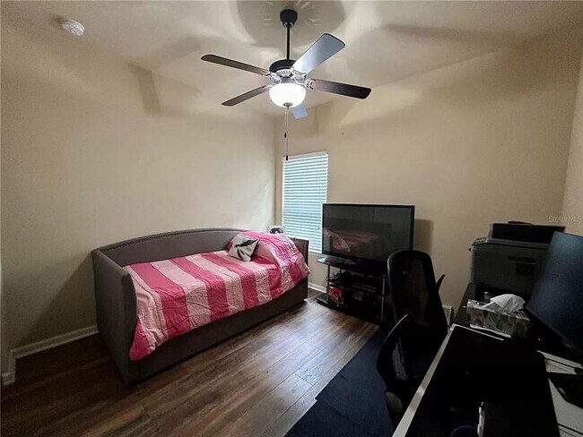 Foto del edificio - Beautiful 2 story home in Ellis Park