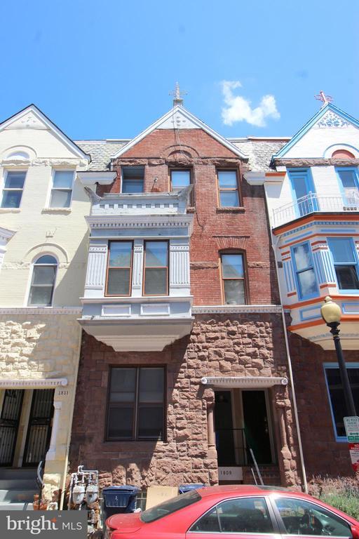 Building Photo - 1809 Riggs Pl NW