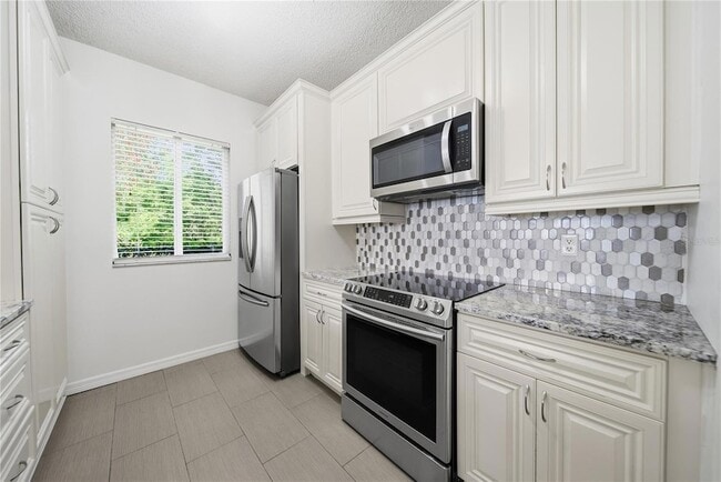 Foto del edificio - 18117 Paradise Point Dr