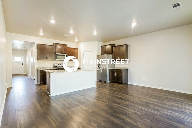 Building Photo - 4 Bedroom Pet-Friendly Home in CHELSEA, AL with Main Street Renewal