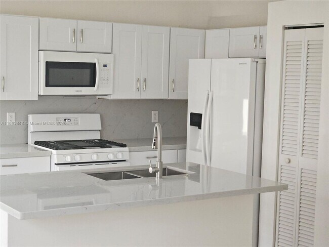 Foto del edificio - 32 Gables Blvd