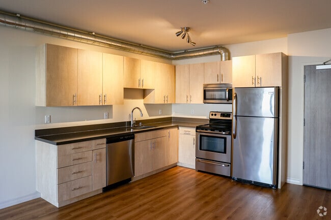 1BR, 1BA - 638SF - Five55