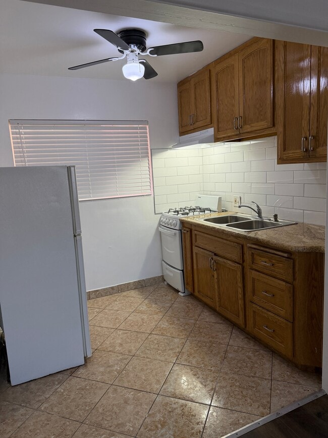 Foto del edificio - 916 N Market St