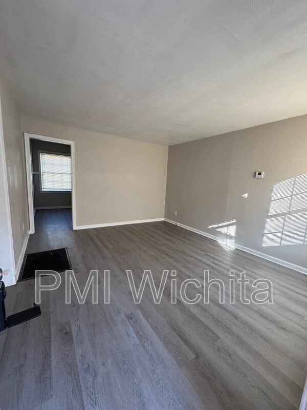 Building Photo - 1512 S Pattie St