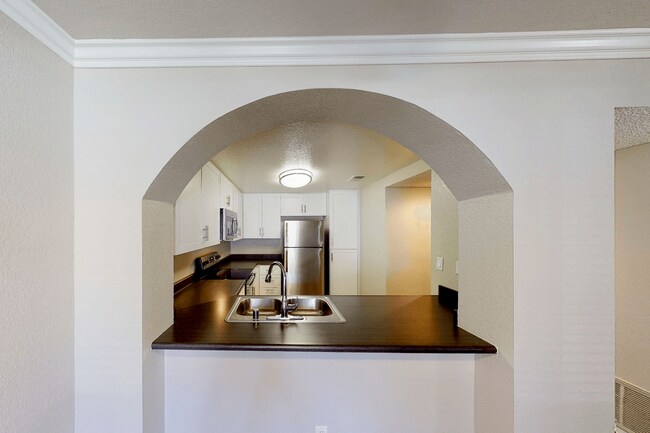 Foto del edificio - 7551 Greenhaven Dr