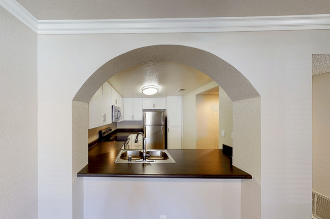 Foto del edificio - 7551 Greenhaven Dr
