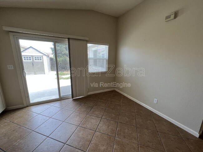 Foto del edificio - 1453 Antioch Ct