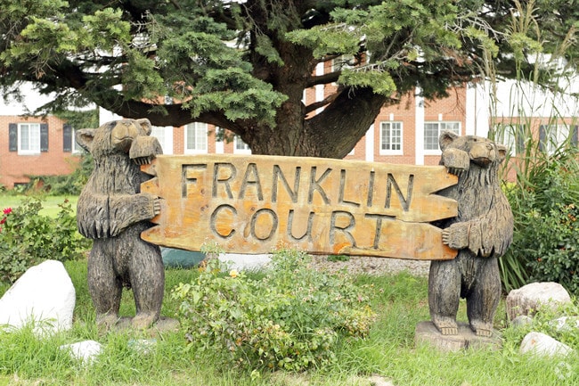 Building Photo - Franklin Court Apartments