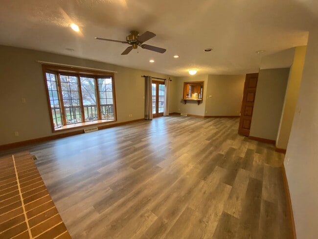 Building Photo - Home for the Holidays!! -TSC school