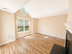 Building Photo - 5020 Thoroughbred Ln