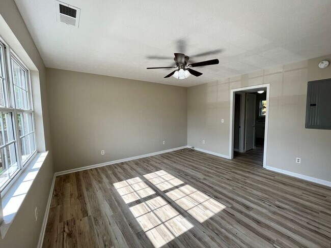 Building Photo - 63 Clara Dr