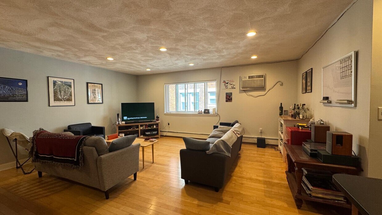 Primary Photo - 115 Highland Ave