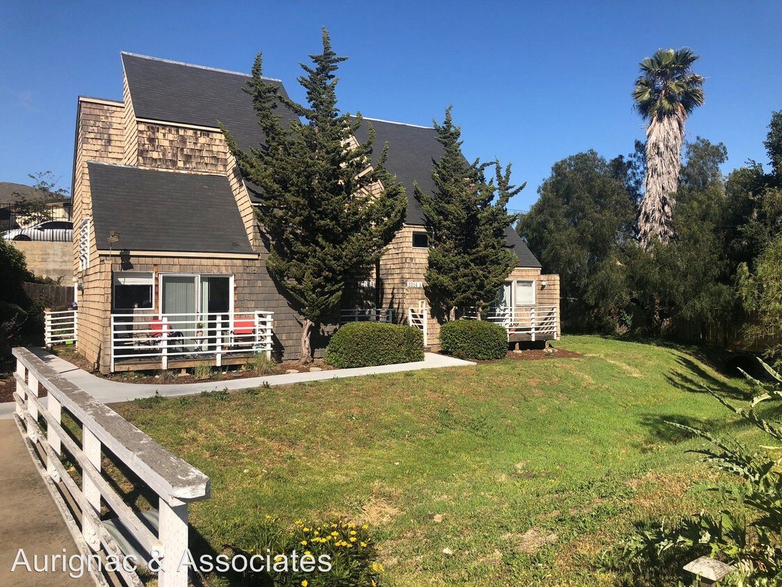 Primary Photo - 3214-3216 Rockview Pl