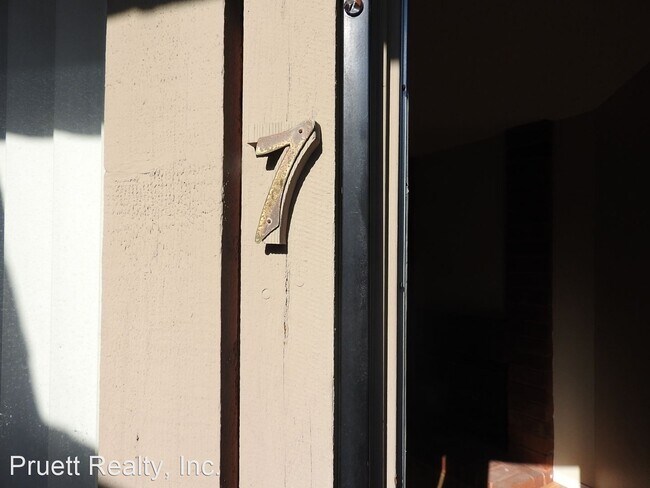 Foto del edificio - 2 br, 2 bath House - 4675 Oregon St #7