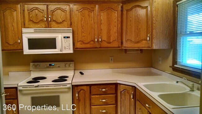 Foto del edificio - 3 br, 1.5 bath House - 2203 6TH ST SOUTH