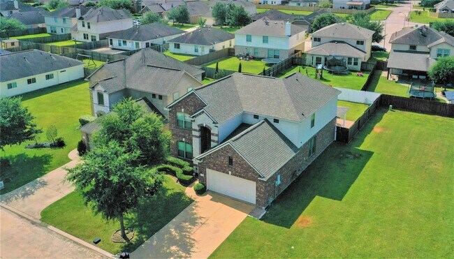 Foto del edificio - 3818 St Simon Manor Dr