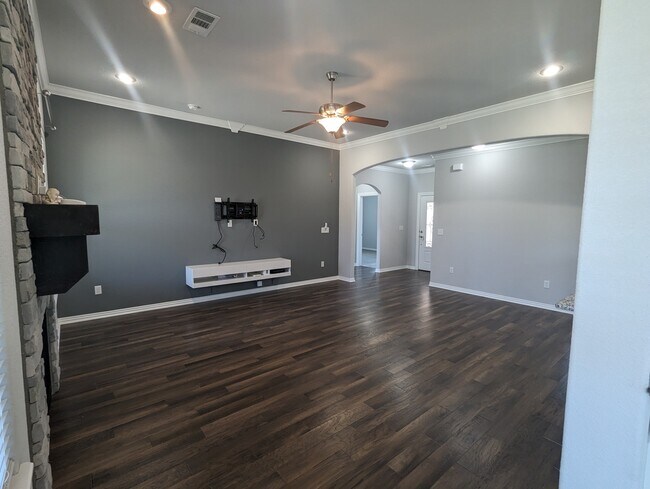 Sala de estar - 4360 W Wales Dr