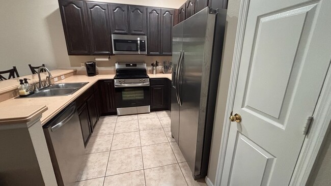 Foto del edificio - 831 Pine Pointe Ln