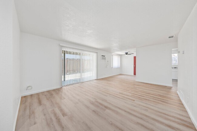 Foto del edificio - Charming 3 bedroom 2 bath home in Sacramento!