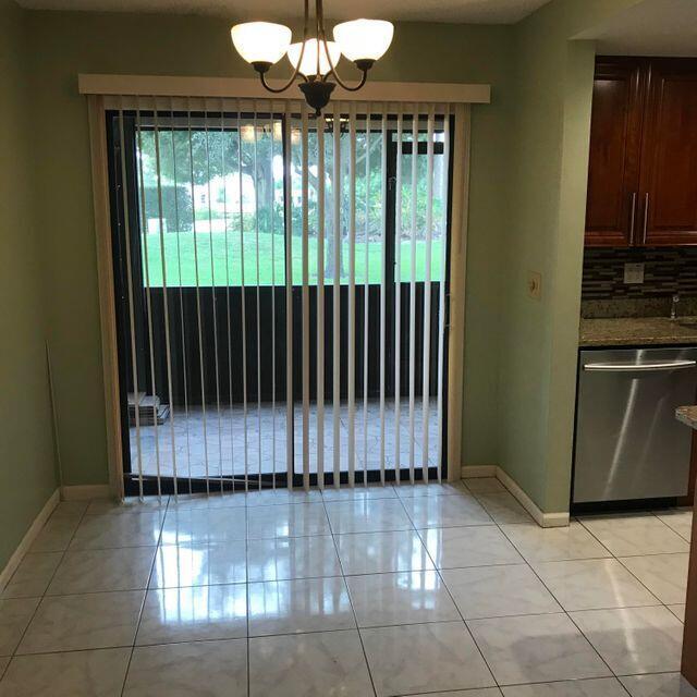 Building Photo - 4725 Oak Terrace Dr