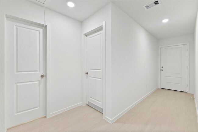 Foto del edificio - 249 Douglas Hls Dr