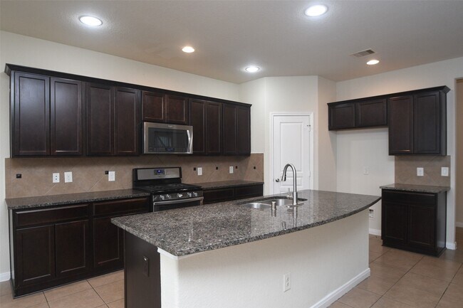 Foto del edificio - 16614 Spirit Lake Ct
