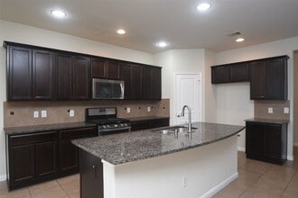 Building Photo - 16614 Spirit Lake Ct